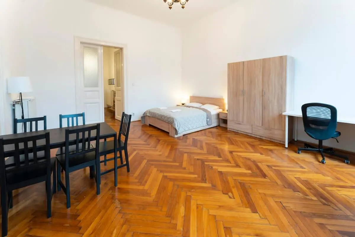 Ferenc Haven Lejlighed Budapest